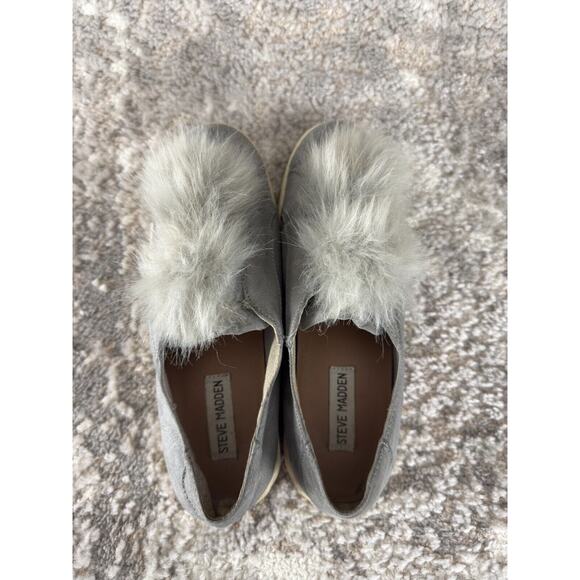 Steve Madden Size 8M Faux Fur Suede Pom Pom Puff Ball Gray Sneakers Pull On - Picture 7 of 10